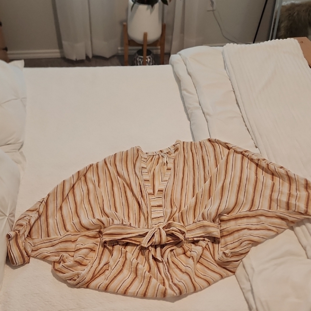 Anthropologie Striped Tie-Front Balloon-Sleeve Tunic in Cream and Tan - Picture 4 of 6